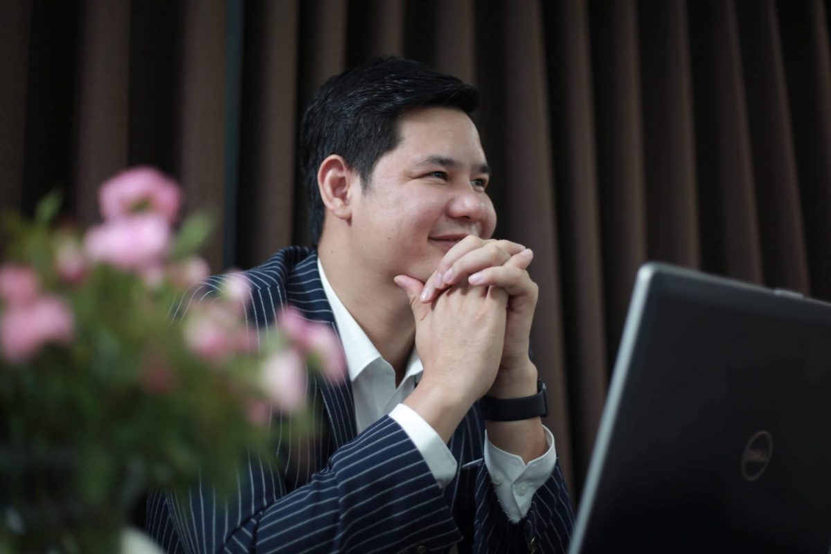 VIẾT VỀ NGƯỜI ĐÀN ÔNG CỦA HÀ ANH – TONY THỤY